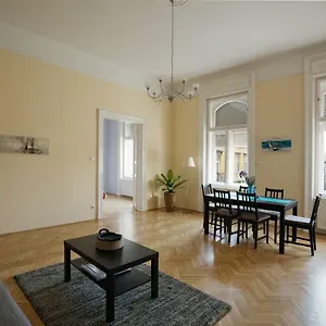 Klauzal Ter 9 Apartmán