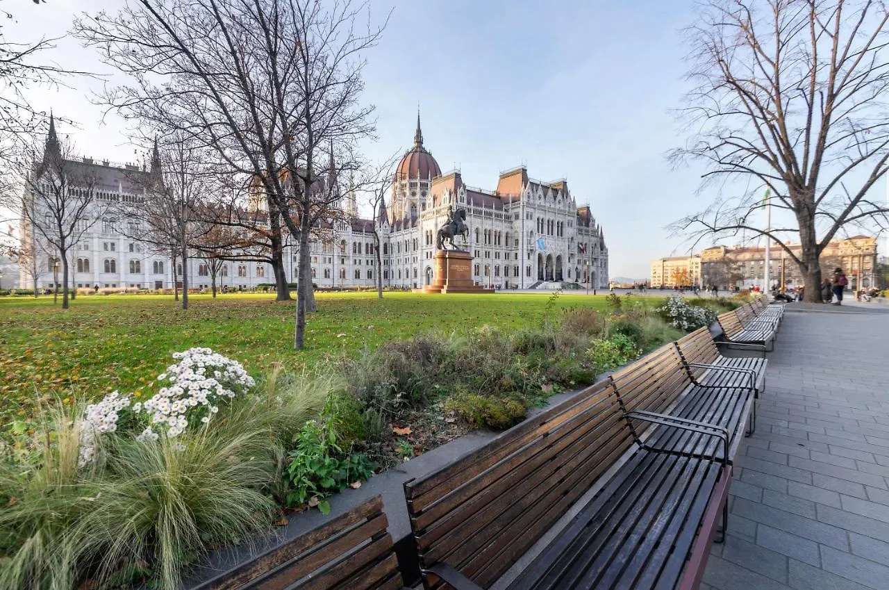 Riverbank Apartment At Parliament Budapest Hongrie