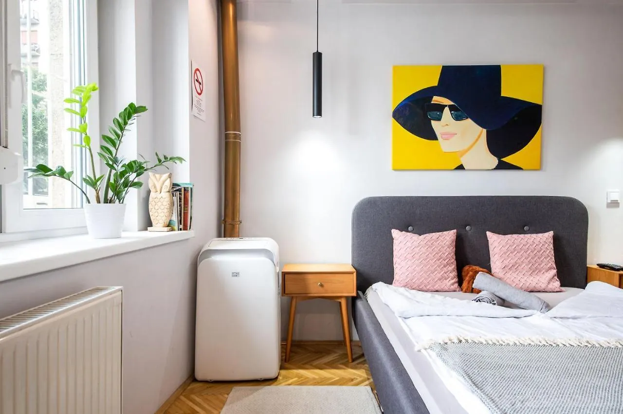 Riverbank Apartment At Parliament Budapest