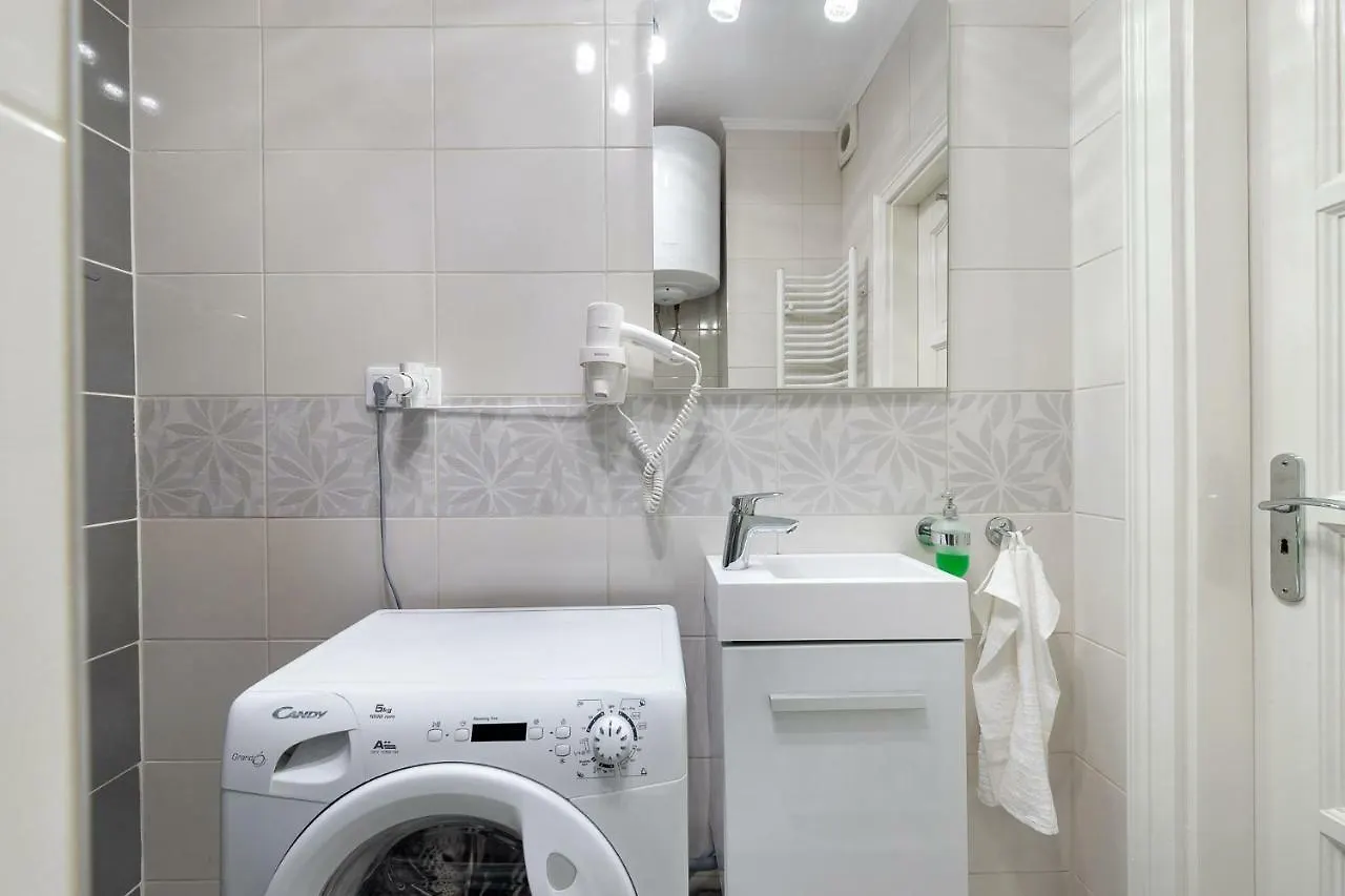 Riverbank Apartment At Parliament Budapest Hungary